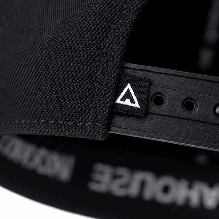 Cap Indahouse Gothic I Stretch Snap Premium black white