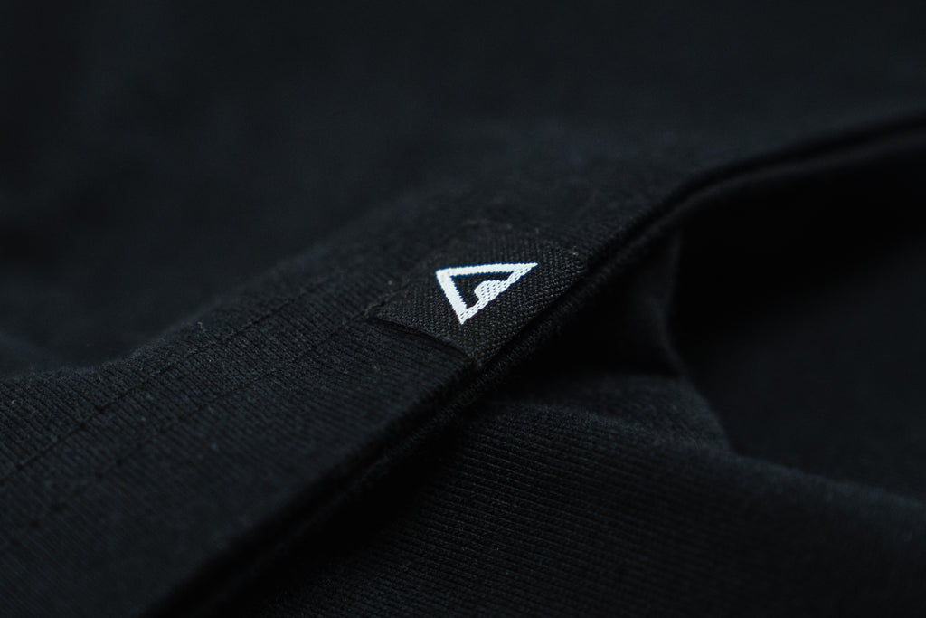 Polera Indahouse Script Embroidered black