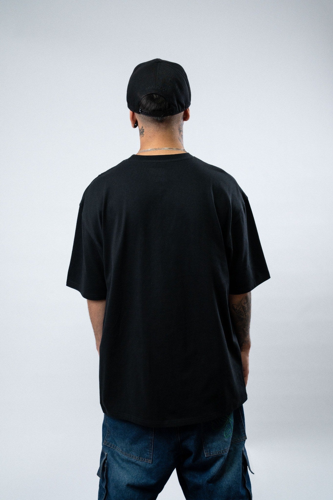 Polera Indahouse Script Emboired black