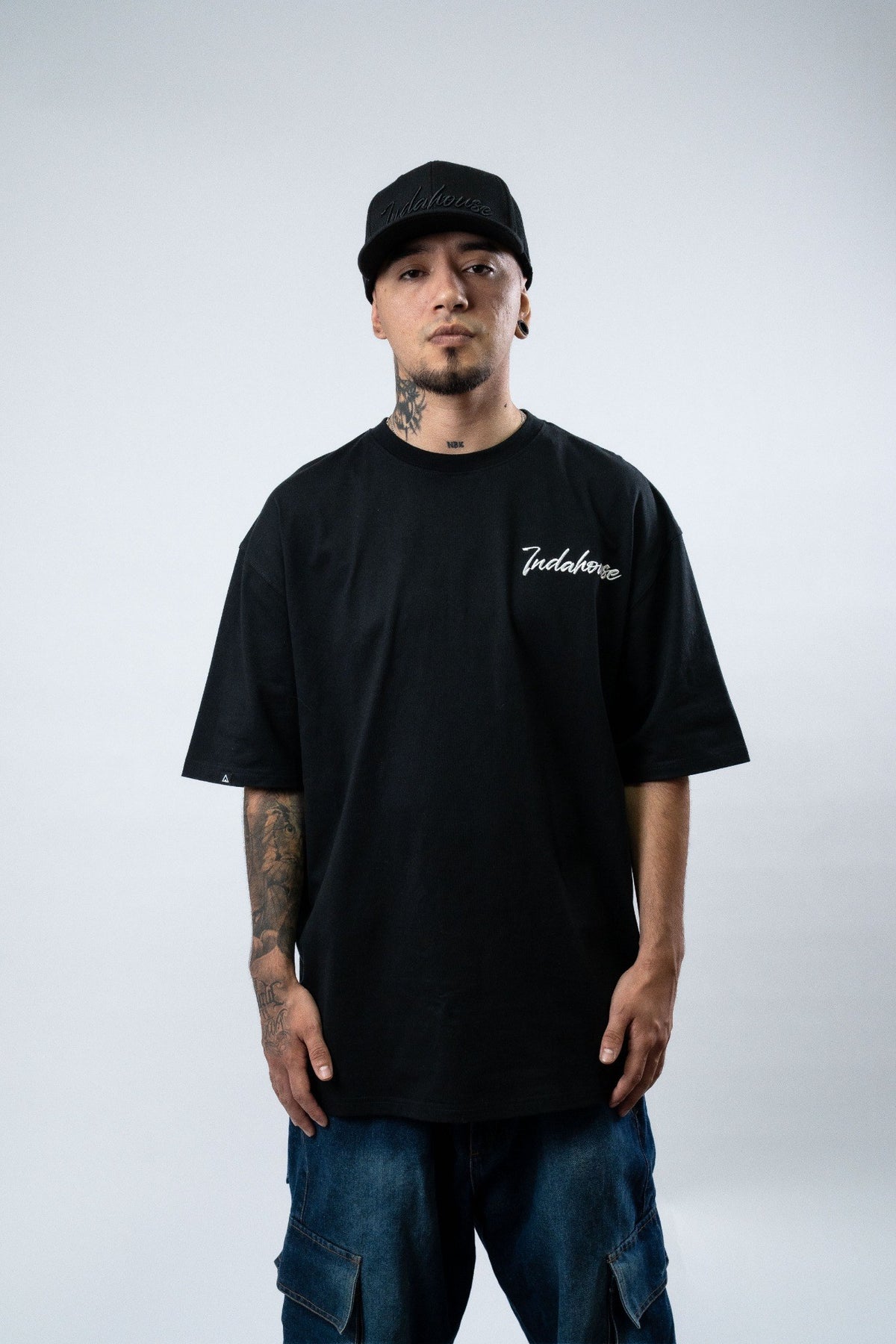 Polera Indahouse Script Embroidered black